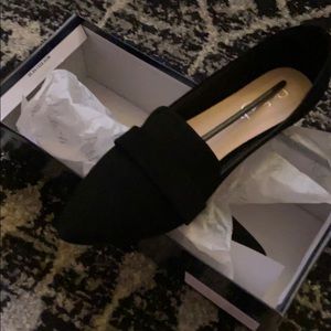 Size 7 pointed toe flat
